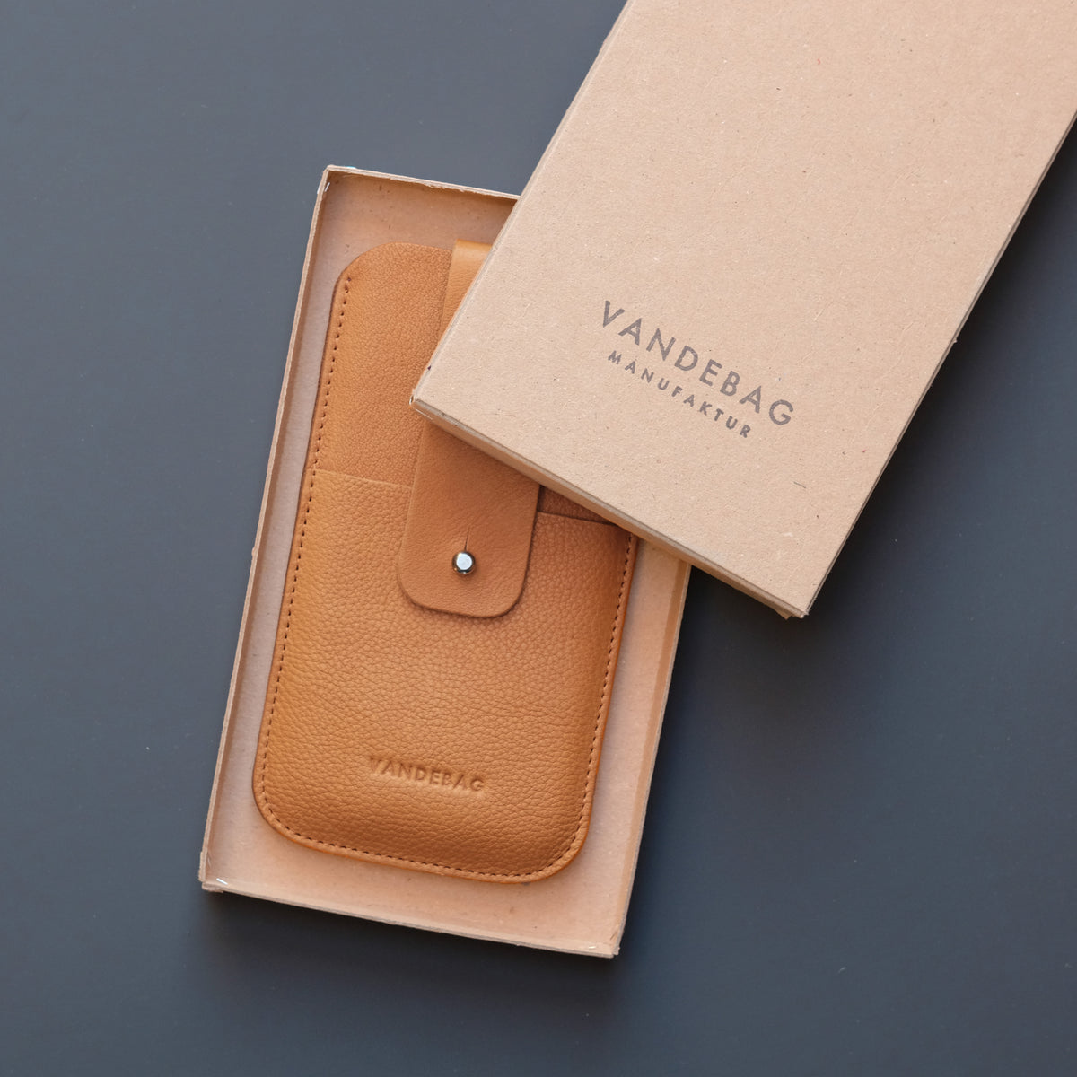 hellbraunes handy Sleeve Made in Germany in Geschenkverpackung