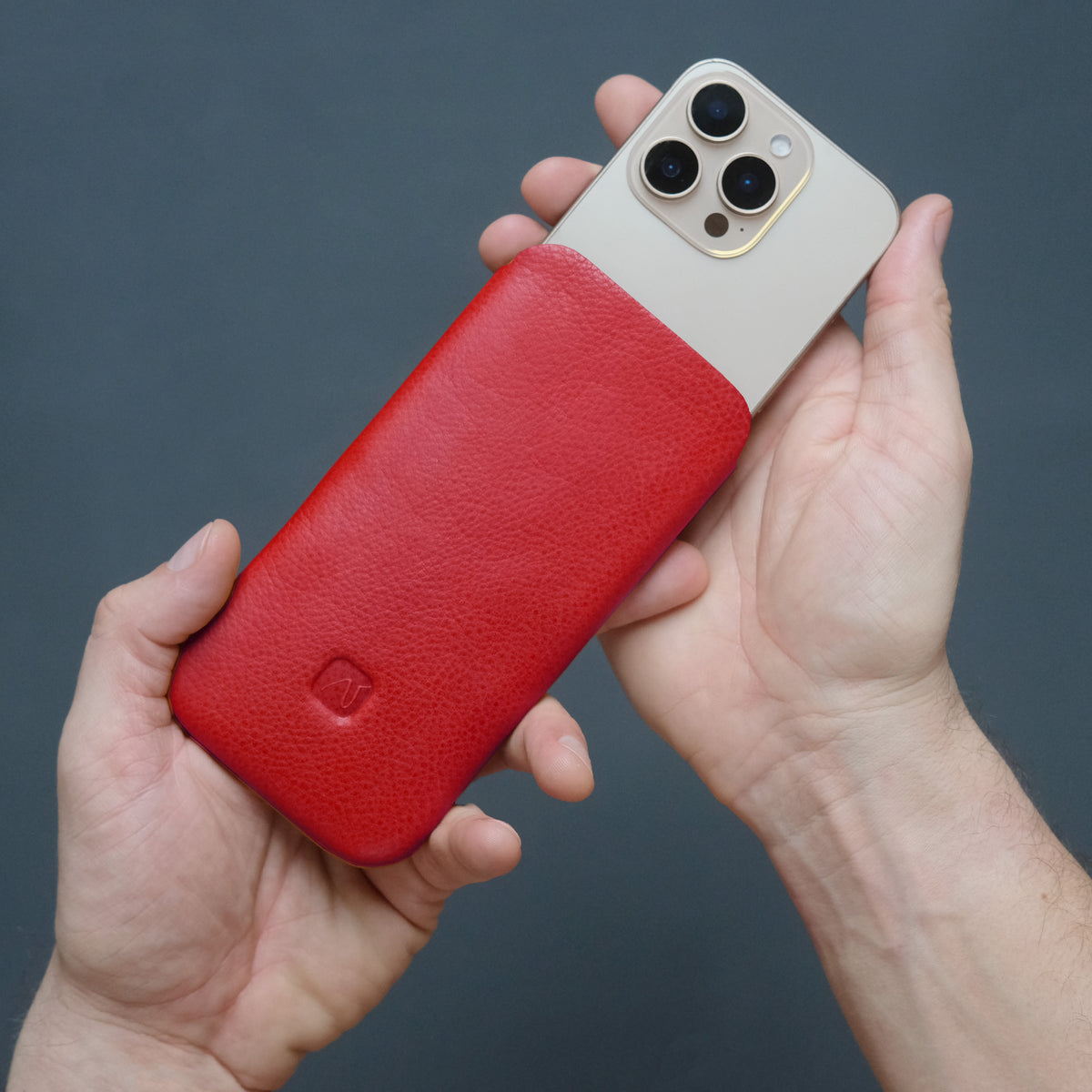 Slim Sleeve - iPhone Hülle HIMBEER