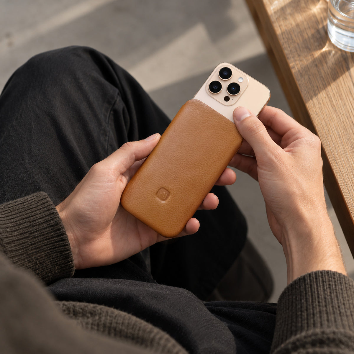Slim Sleeve - iPhone Hülle KARAMELL