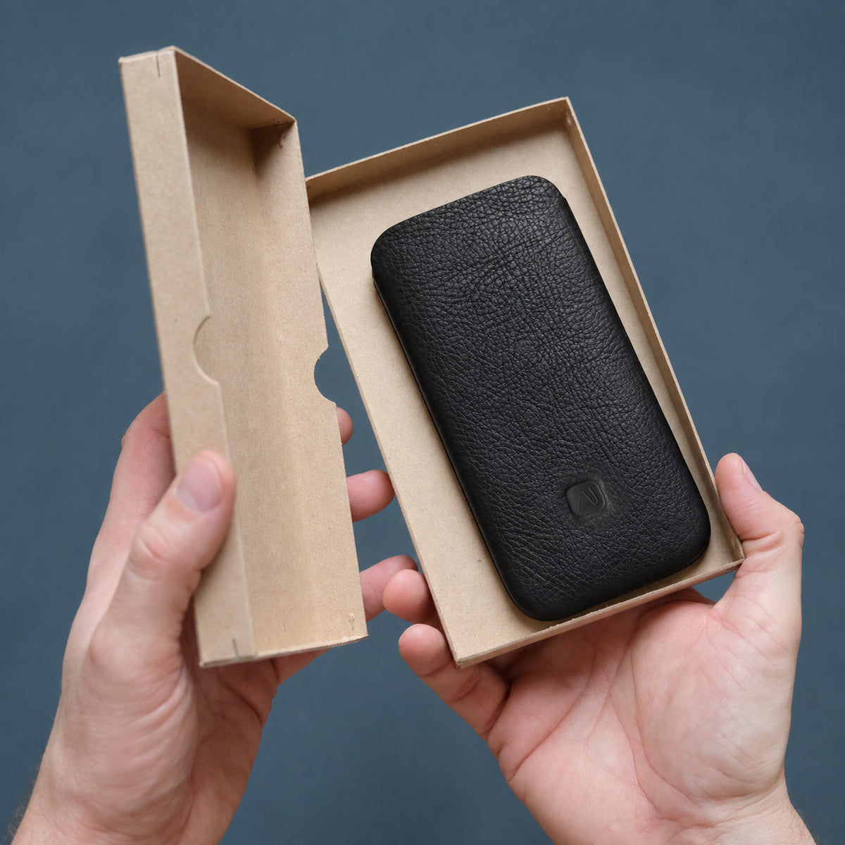 Slim Sleeve - iPhone Hülle SCHWARZ