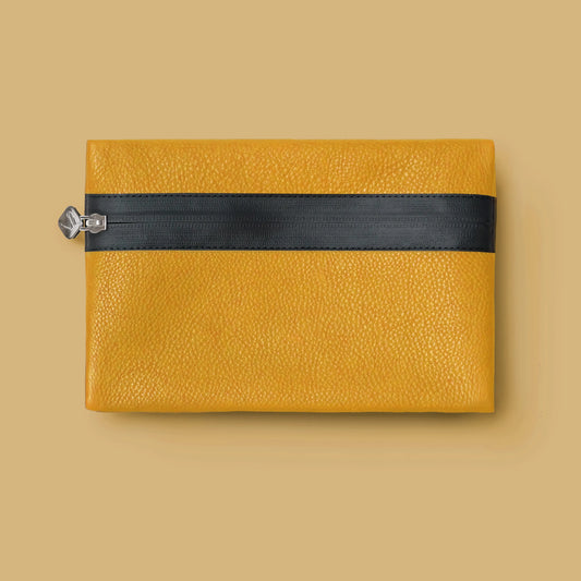 kleine Ledertasche für Kabel in sonnengelb